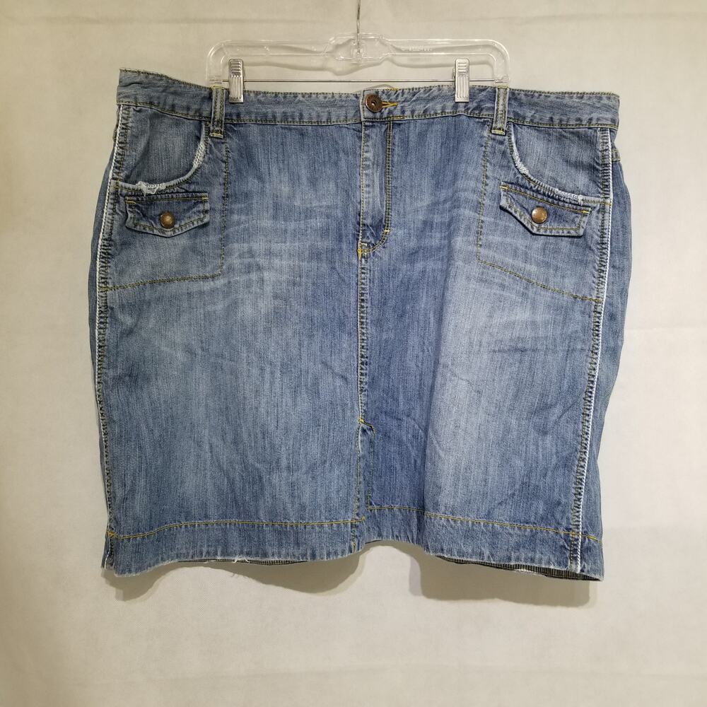Tommy Hilfiger Womens  Med Wash Denim Skirt Size 22 Snap Pockets